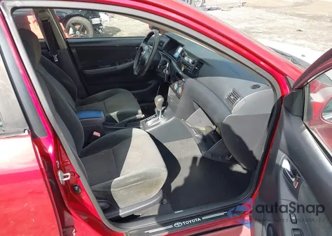 2004 Toyota Corolla S z USA, uszkodzony, nr VIN 1NXBR32E24Z277817